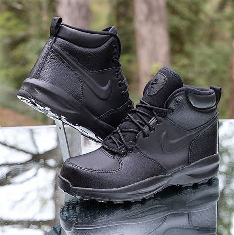 Nike manoa boots waterproof